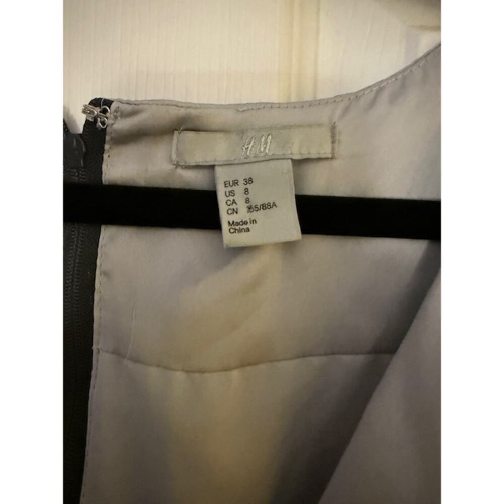 H&M V Neck Dress Size 8 - Picture 4 of 5